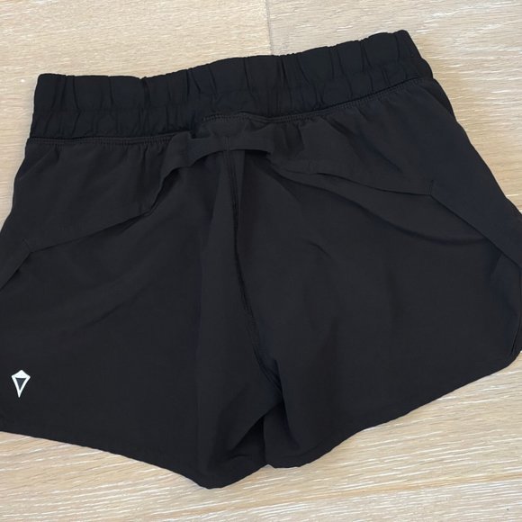 Ivivva Shorts (10 - BLACK) - Picture 2 of 3